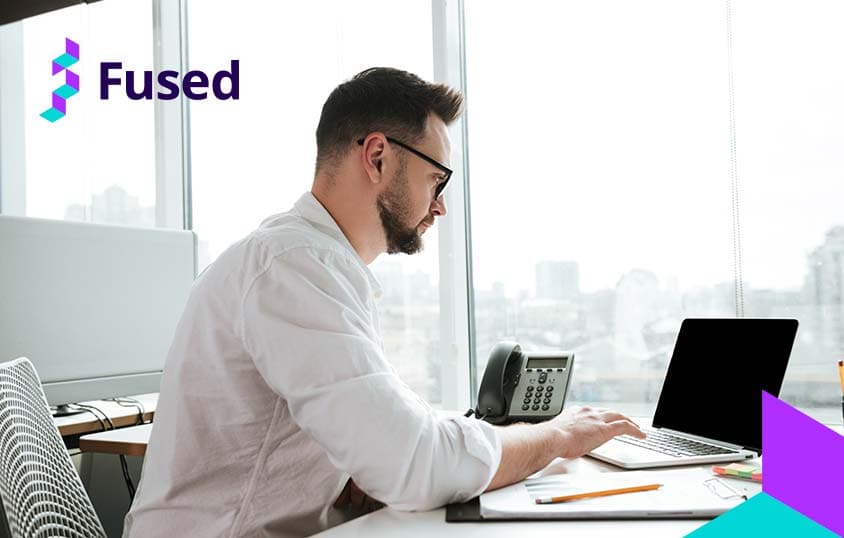 مراجعة شاملة لـ فيوسد هوستينج: هل يستحق أموالك؟